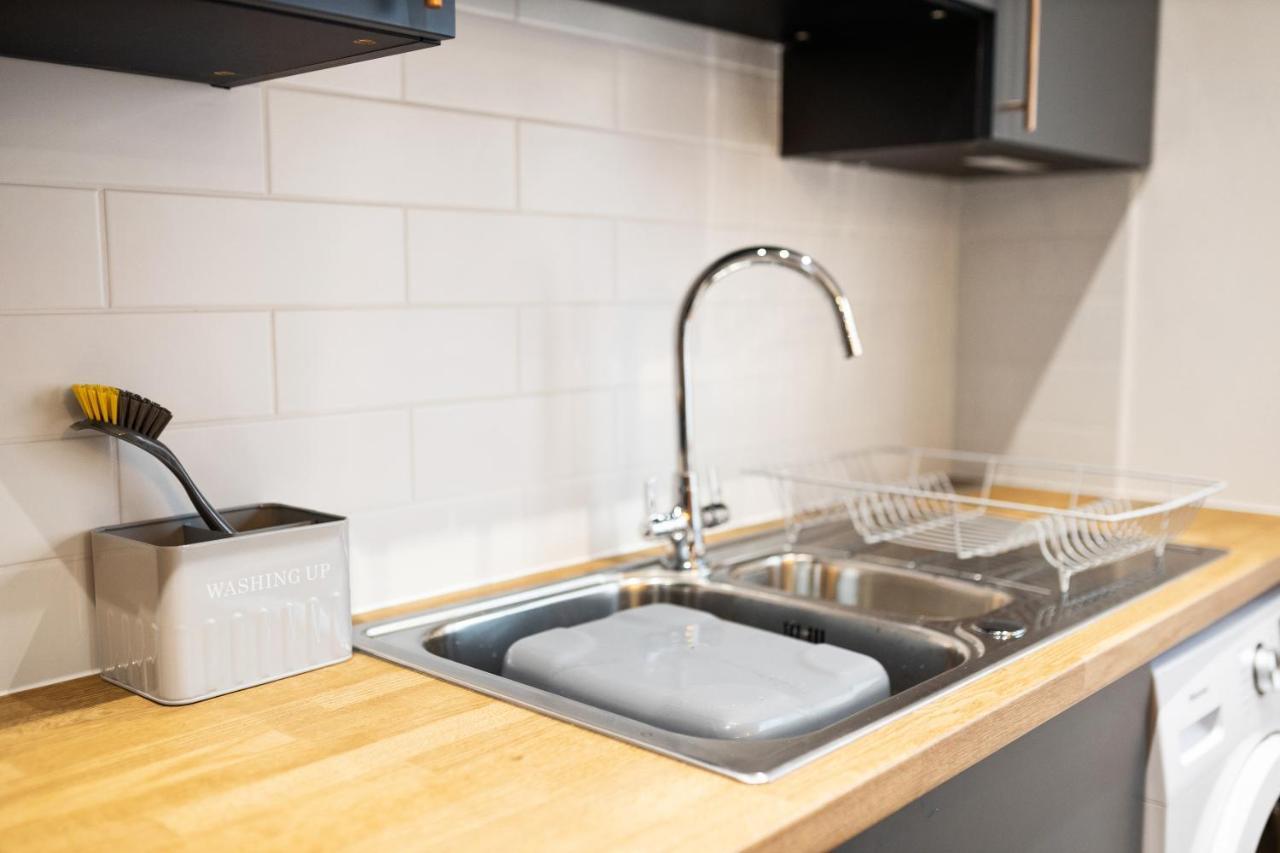 7 Bedroom House Ensuite Rooms, Fully Equipped Kitchen, Free Wifi, Tvs In All Rooms City Centre Close To A46 Inspire Homes Coventry Exterior photo