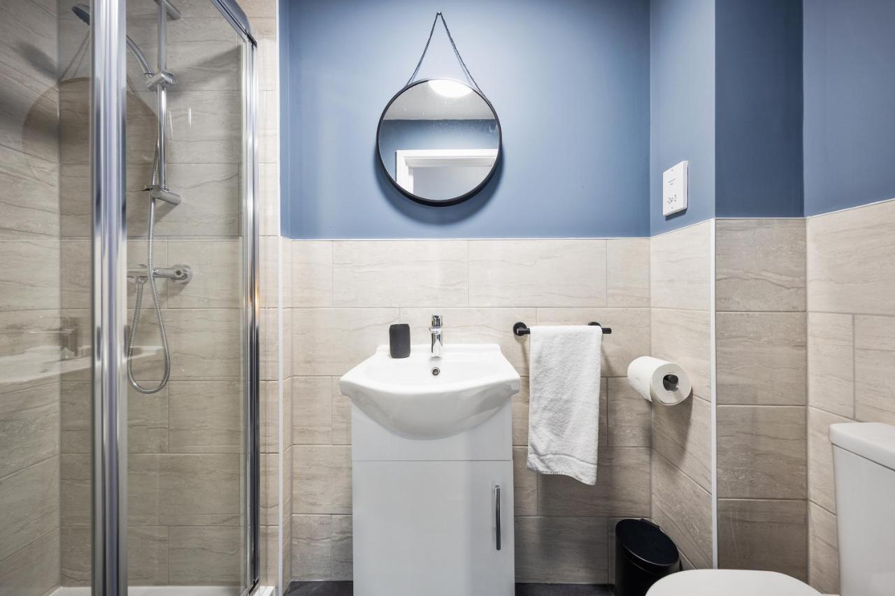 7 Bedroom House Ensuite Rooms, Fully Equipped Kitchen, Free Wifi, Tvs In All Rooms City Centre Close To A46 Inspire Homes Coventry Exterior photo
