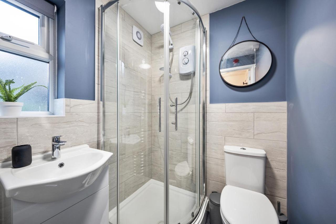 7 Bedroom House Ensuite Rooms, Fully Equipped Kitchen, Free Wifi, Tvs In All Rooms City Centre Close To A46 Inspire Homes Coventry Exterior photo
