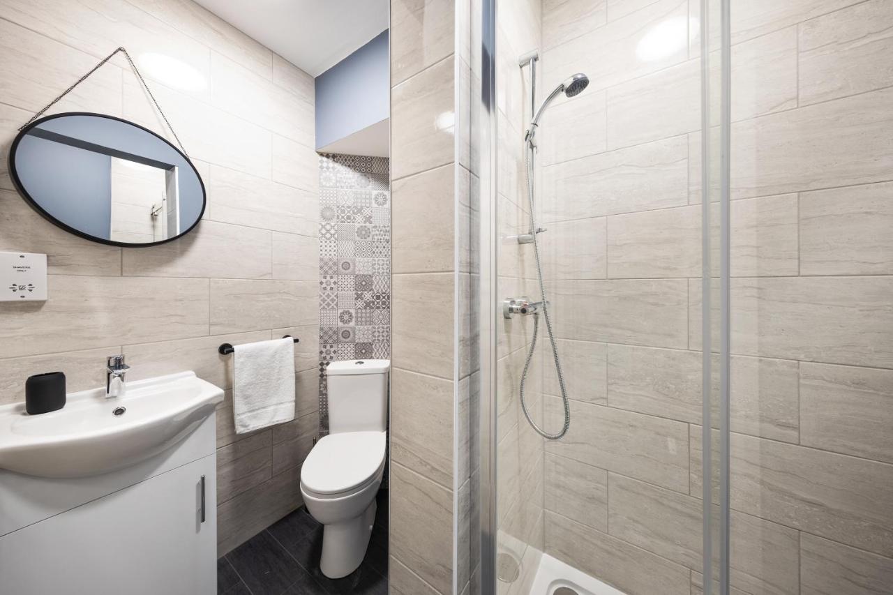 7 Bedroom House Ensuite Rooms, Fully Equipped Kitchen, Free Wifi, Tvs In All Rooms City Centre Close To A46 Inspire Homes Coventry Exterior photo