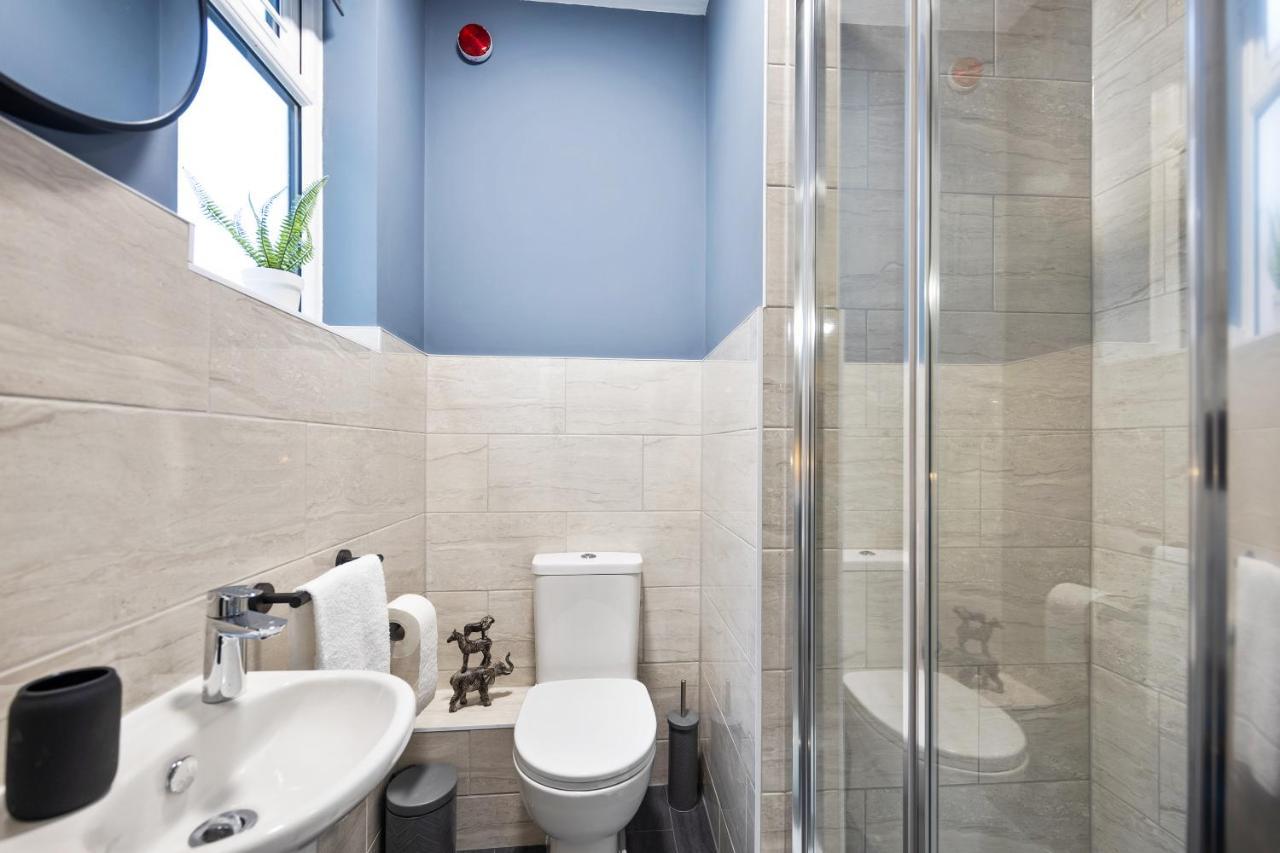 7 Bedroom House Ensuite Rooms, Fully Equipped Kitchen, Free Wifi, Tvs In All Rooms City Centre Close To A46 Inspire Homes Coventry Exterior photo