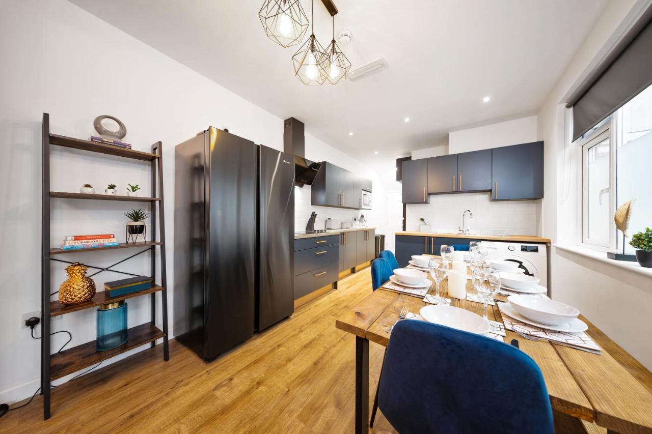 7 Bedroom House Ensuite Rooms, Fully Equipped Kitchen, Free Wifi, Tvs In All Rooms City Centre Close To A46 Inspire Homes Coventry Exterior photo
